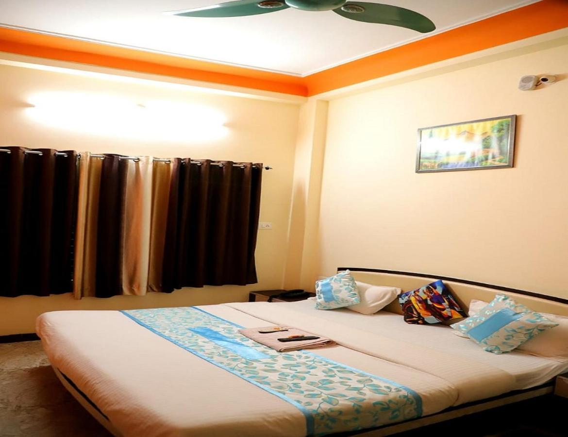 Hotel Mahishmati Palace Maheshwar Extérieur photo