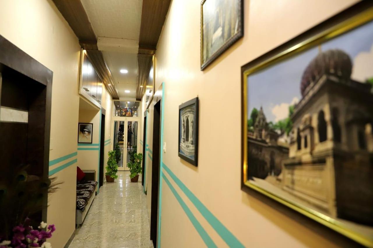 Hotel Mahishmati Palace Maheshwar Extérieur photo