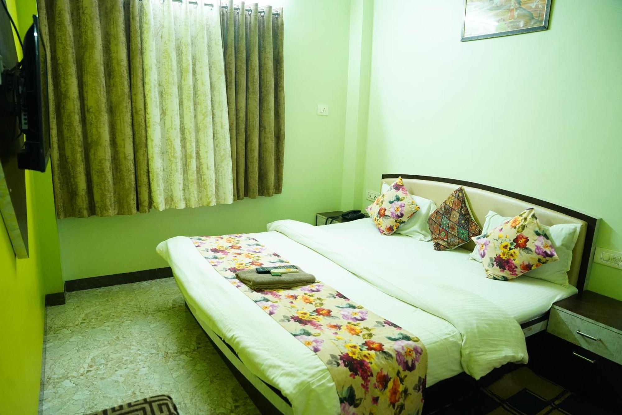 Hotel Mahishmati Palace Maheshwar Extérieur photo