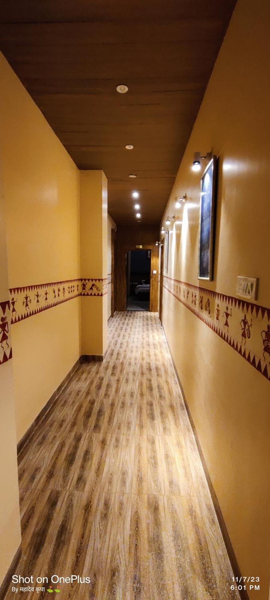 Hotel Mahishmati Palace Maheshwar Extérieur photo